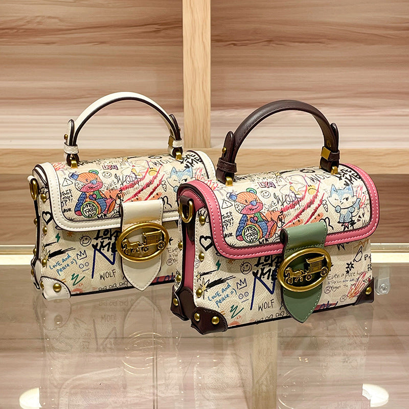 Durable Women's Victory Bear Fashion Portable Crossbody Bags