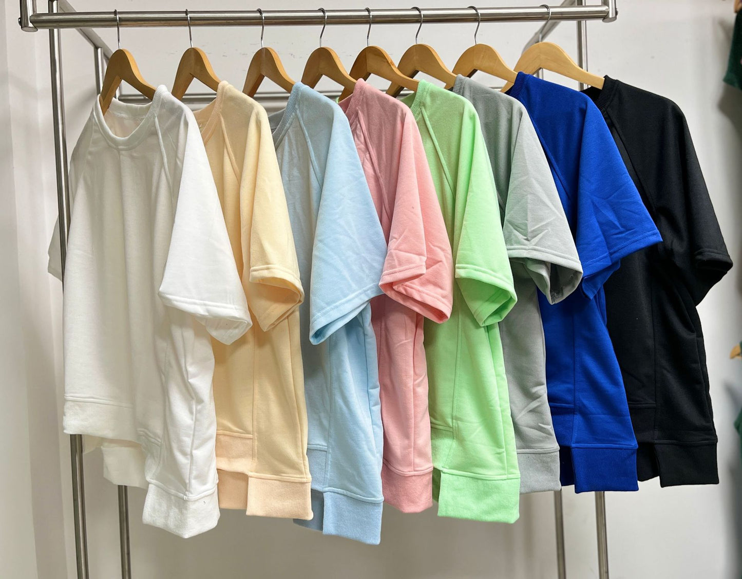 Women's Solid Color Thread Round Neck Shirt With Half Sleeve Shorts