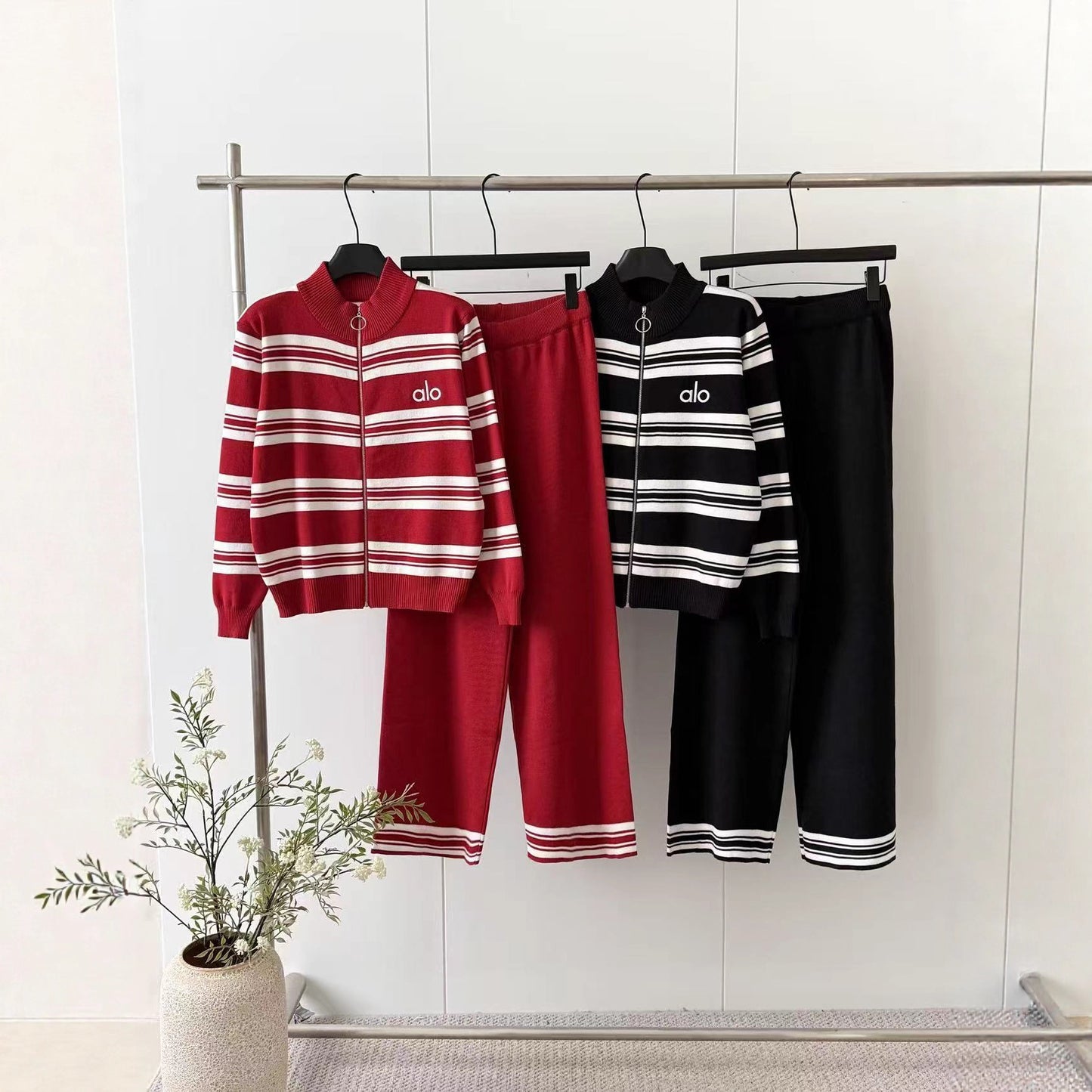Women's Embroidery Fashion Long Sleeve Bottoming Shirt Sweaters