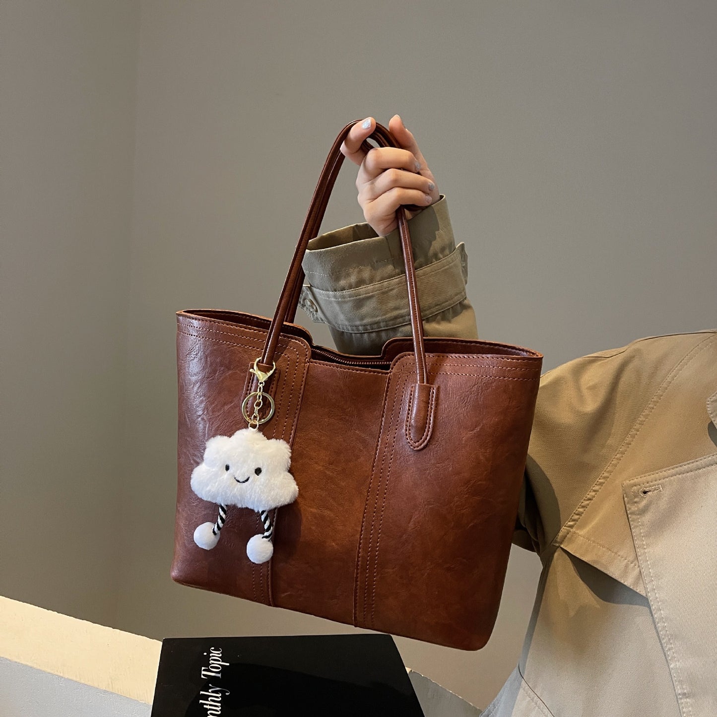 Women's High-grade Large Capacity Fashion Commuter Underarm Bags