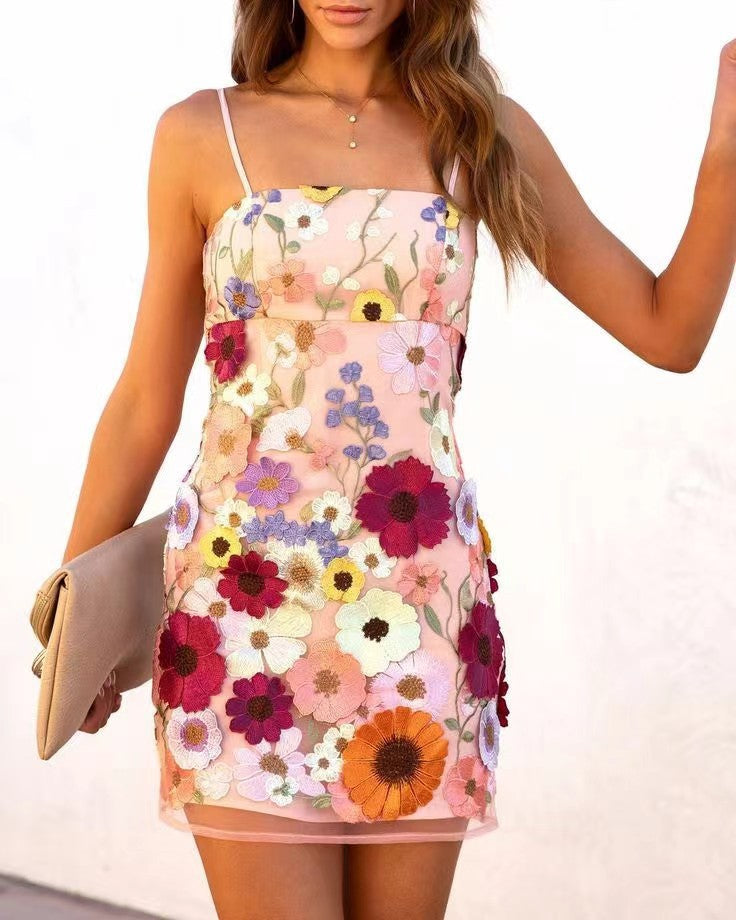 Gorgeous Temperament Three-dimensional Flower Embroidered Strap Dresses