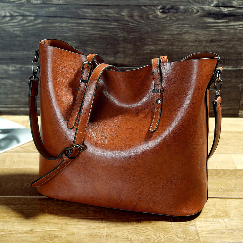 Women's Retro Oil Wax Skin Underarm Solid Tote Bags