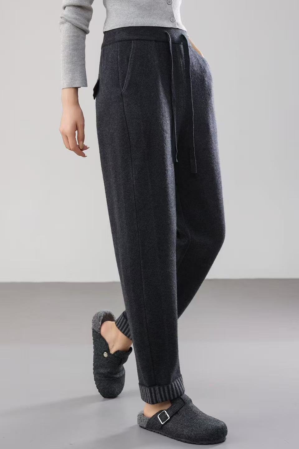 Women's Strand Thickening Tapered Air Layer Flanging Contrast Color Casual Pants