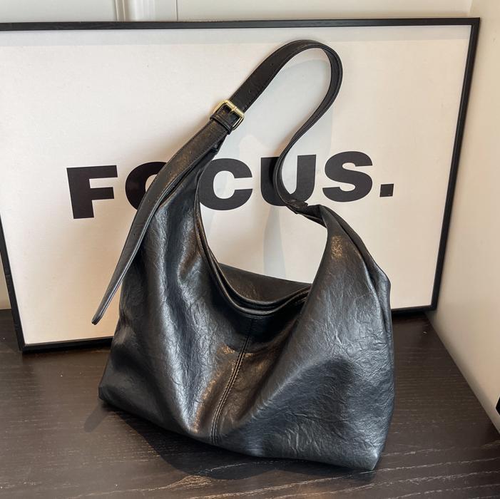 Women's Retro Underarm Super Popular One High Sense Tote Bags