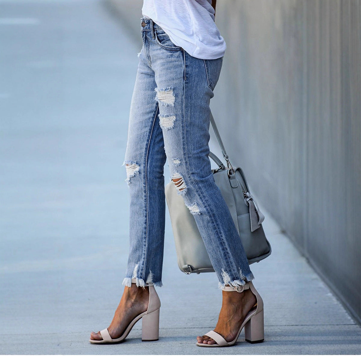Women's Raw Hem Ripped Slim Fit Slimming Straight Jeans