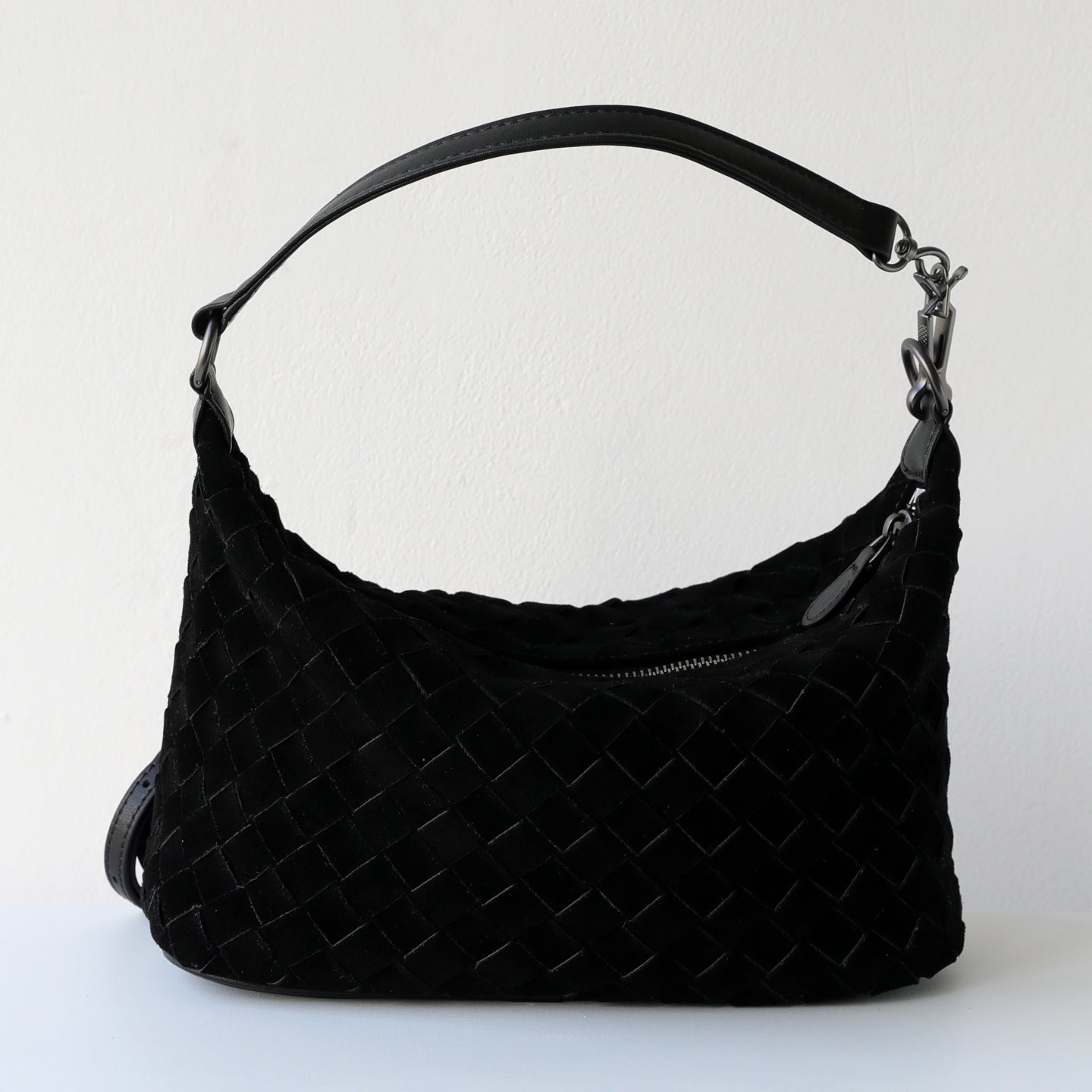 Comfortable Women's Cowhide Woven Genuine Leather Bags