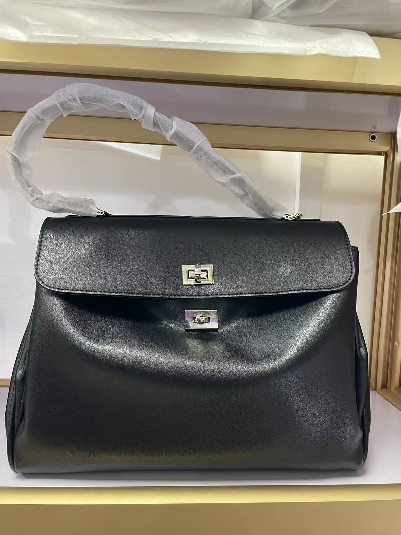 Soft Cowhide Neutral Fashionable Loose Big Bags