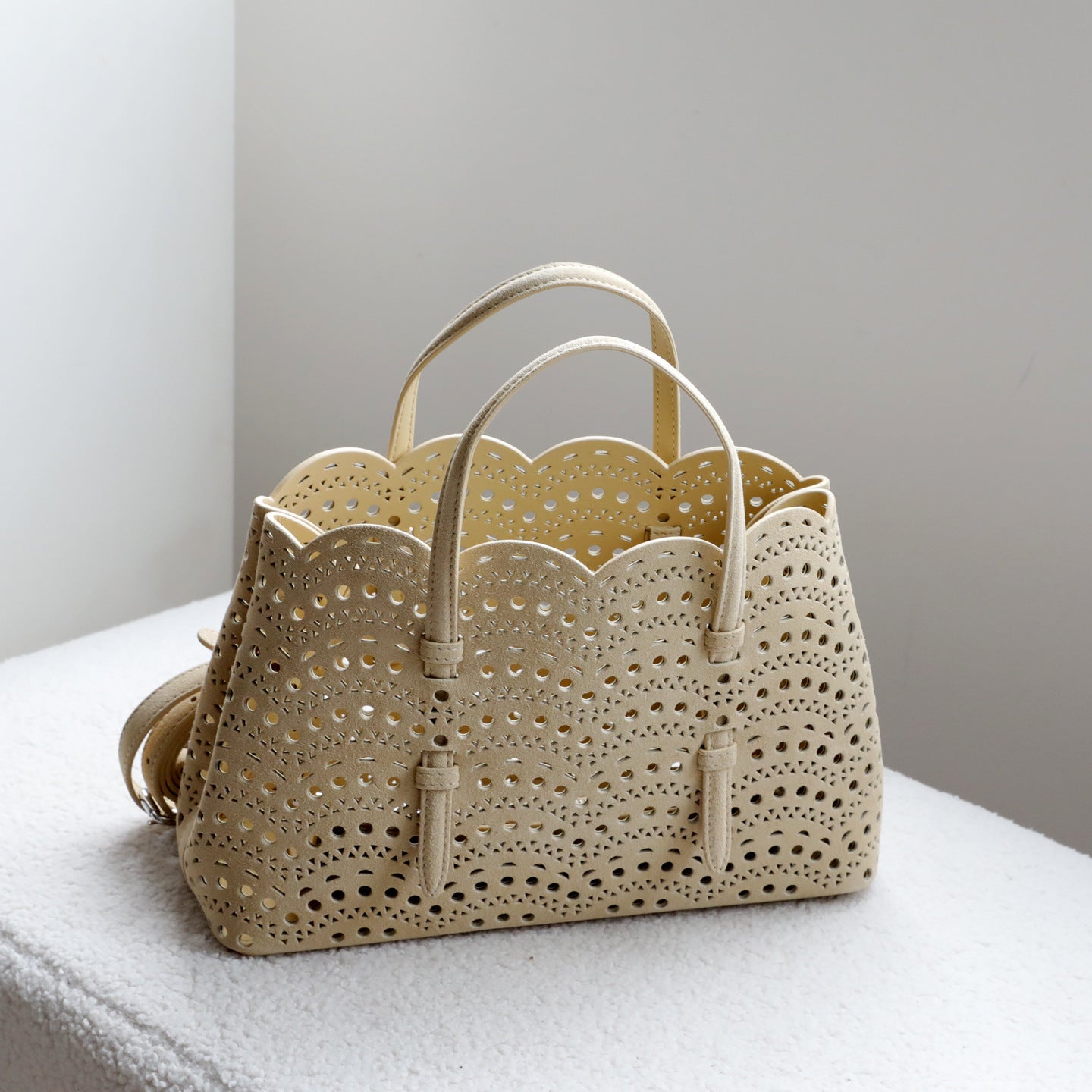 Women's Frosted Cowhide High-grade Niche Vegetable Handbags