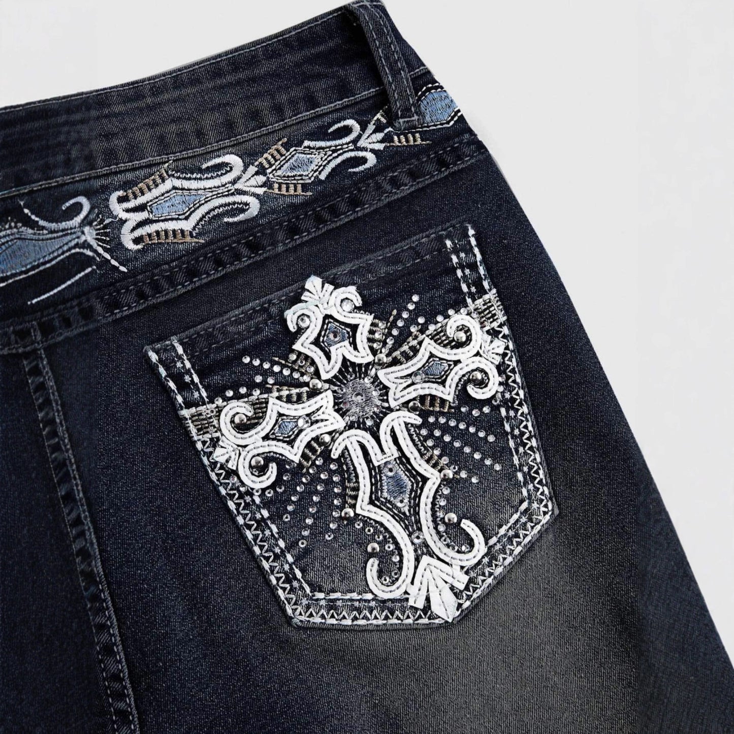 Women's Color Water Scrubbing Pocket Embroidered Hot Fix Rhinestone Jeans