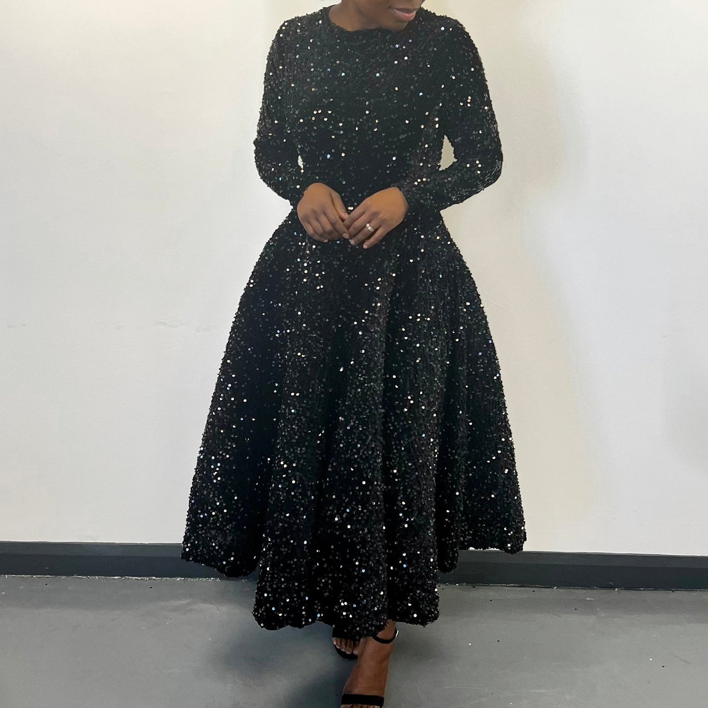 Women's Neck Long Sleeve Pure Color Sequins High Waist Temperament Mid-length Dress
