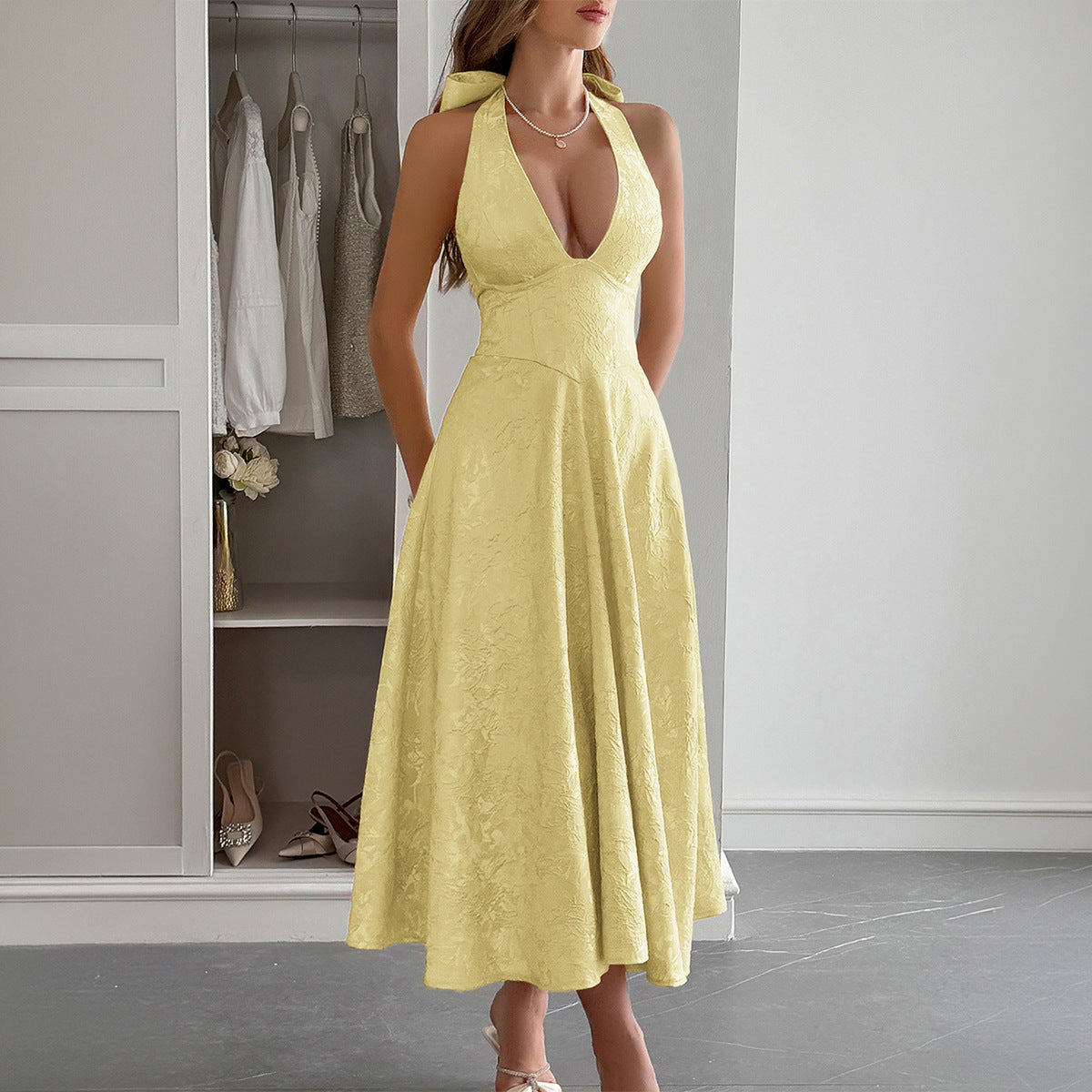 Beautiful Women's Elegant Halter Waist Maxi Clothing