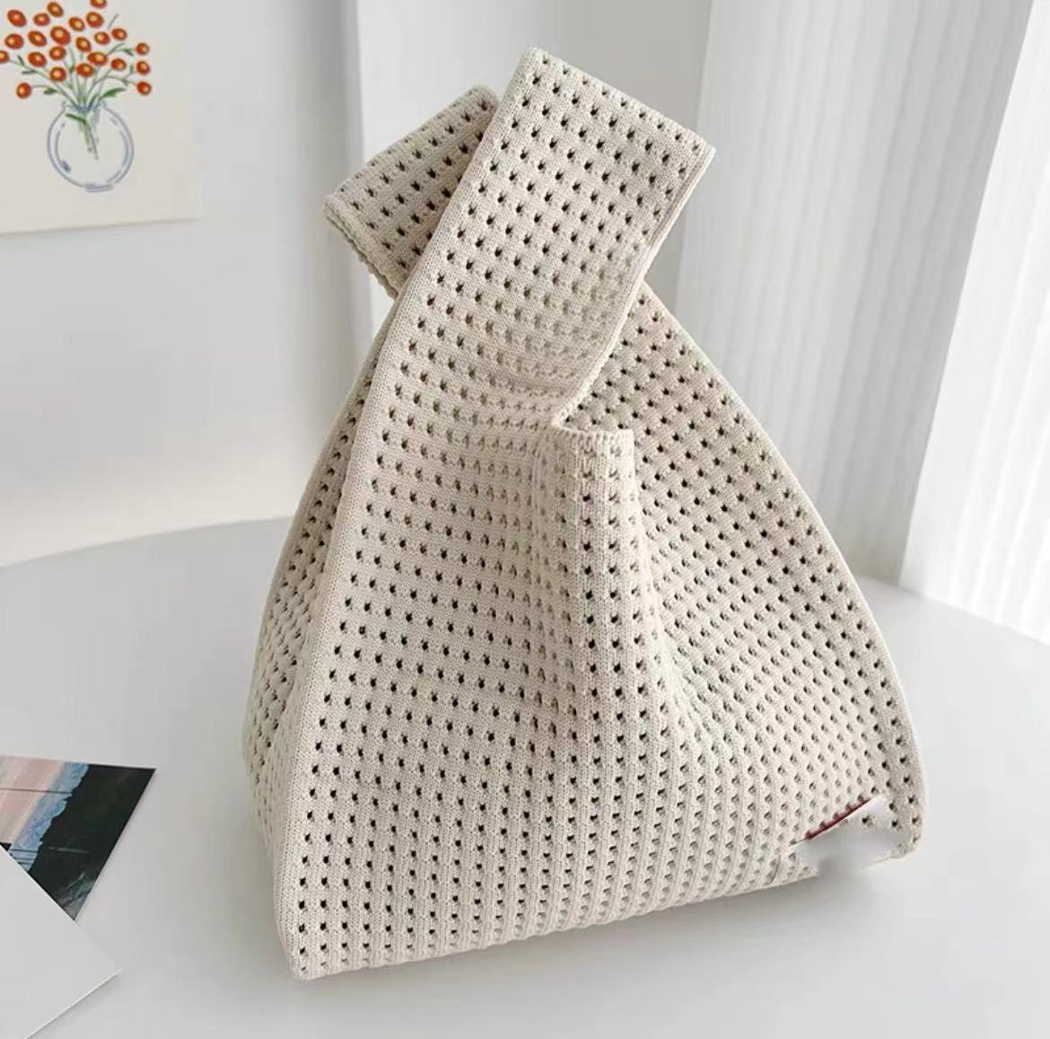 Women's Solid Color Knitted Wrist Simple Carrying Tote Bags