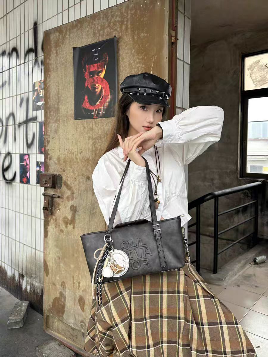 Slouchy Durable Innovative Vintage One Commuter Armpit Bags