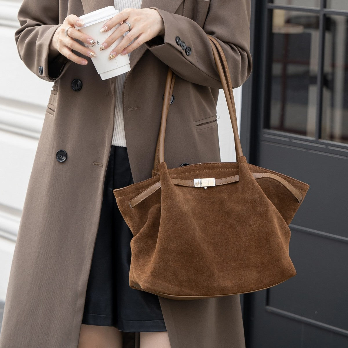 Women's Cowhide Large Capacity Commuter Vegetable Basket Tote Bags