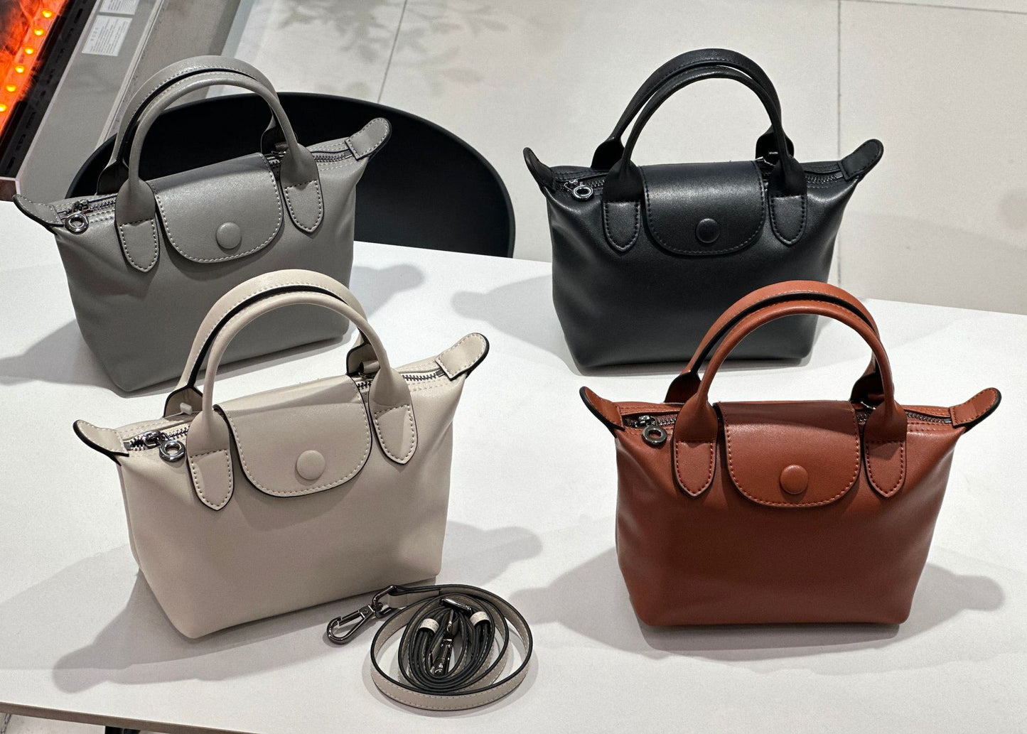 Women's Leather High-grade Commuter Large Capacity Bags