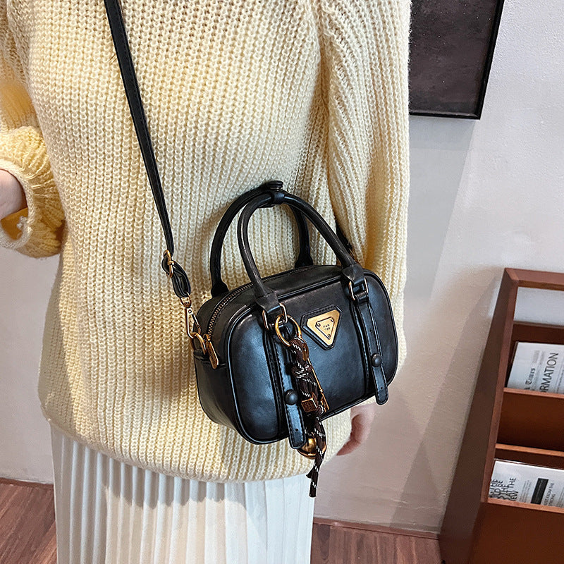 Women's Winter Retro Portable Red Fashion Simple Handbags