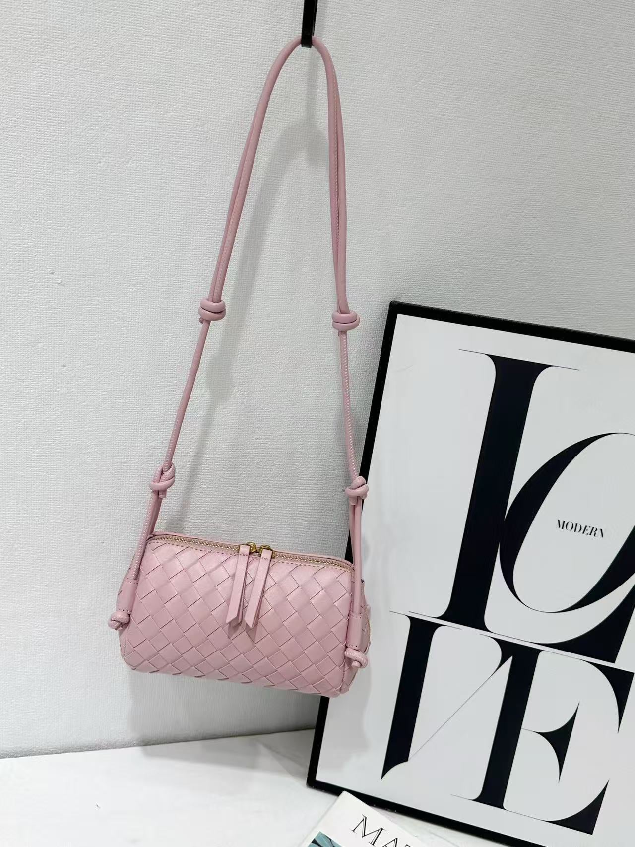 Commute Handmade Style Woven Minority Fashion Handbags