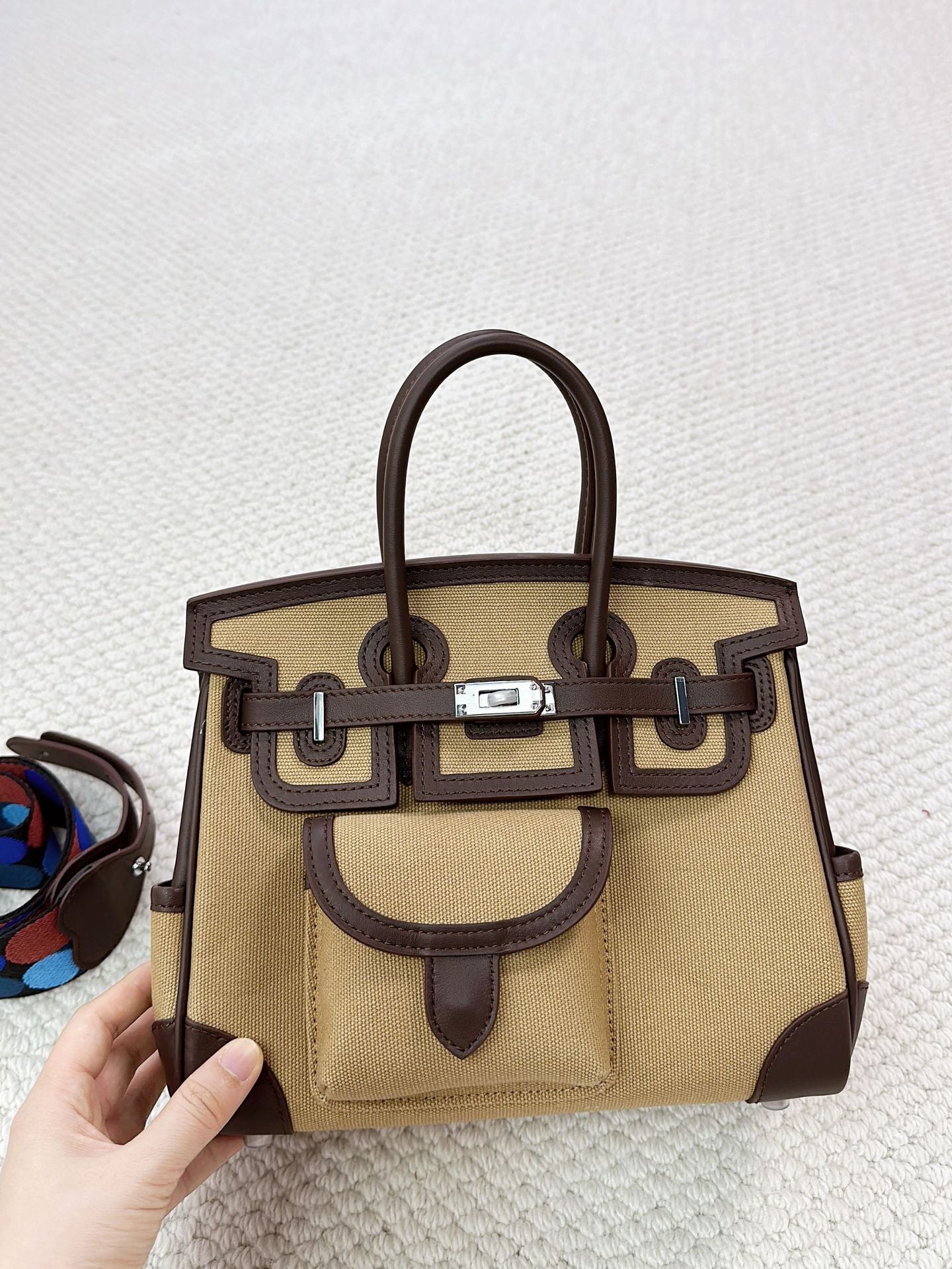 Unique Canvas With Cowhide Pocket Fashion Handbags