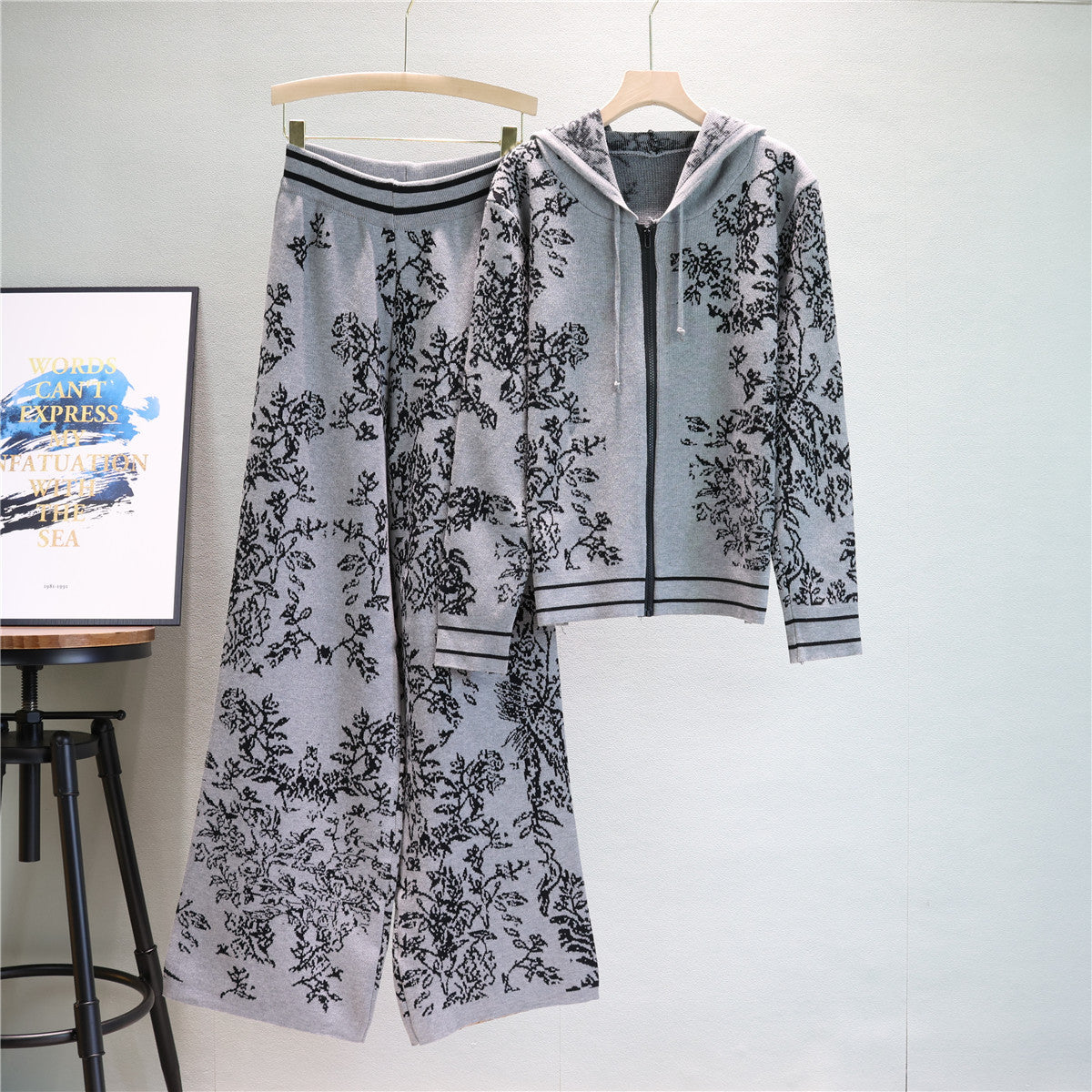Women's Ink Painting Jacquard Loose-fitting Knitted Wide Tops