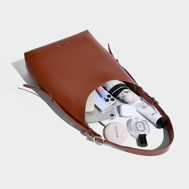 Attractive Women's Retro Minimalism Simple Commute Shoulder Bags