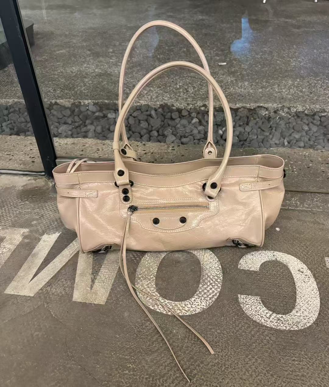 Punk Hot Rivet First Layer Cowhide Armpit Bags