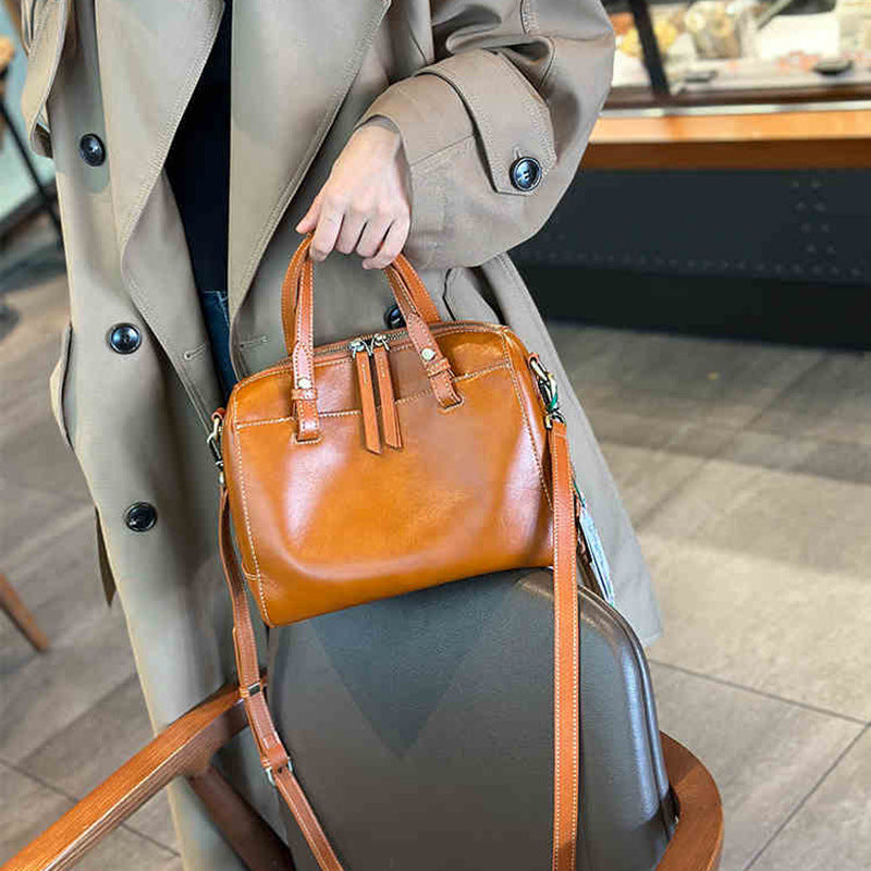 Women's Texture Western Style Vegetable Tanned Handbags