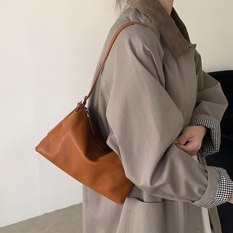 Women's Wind Genuine Leather Underarm Retro Commuter Shoulder Bags