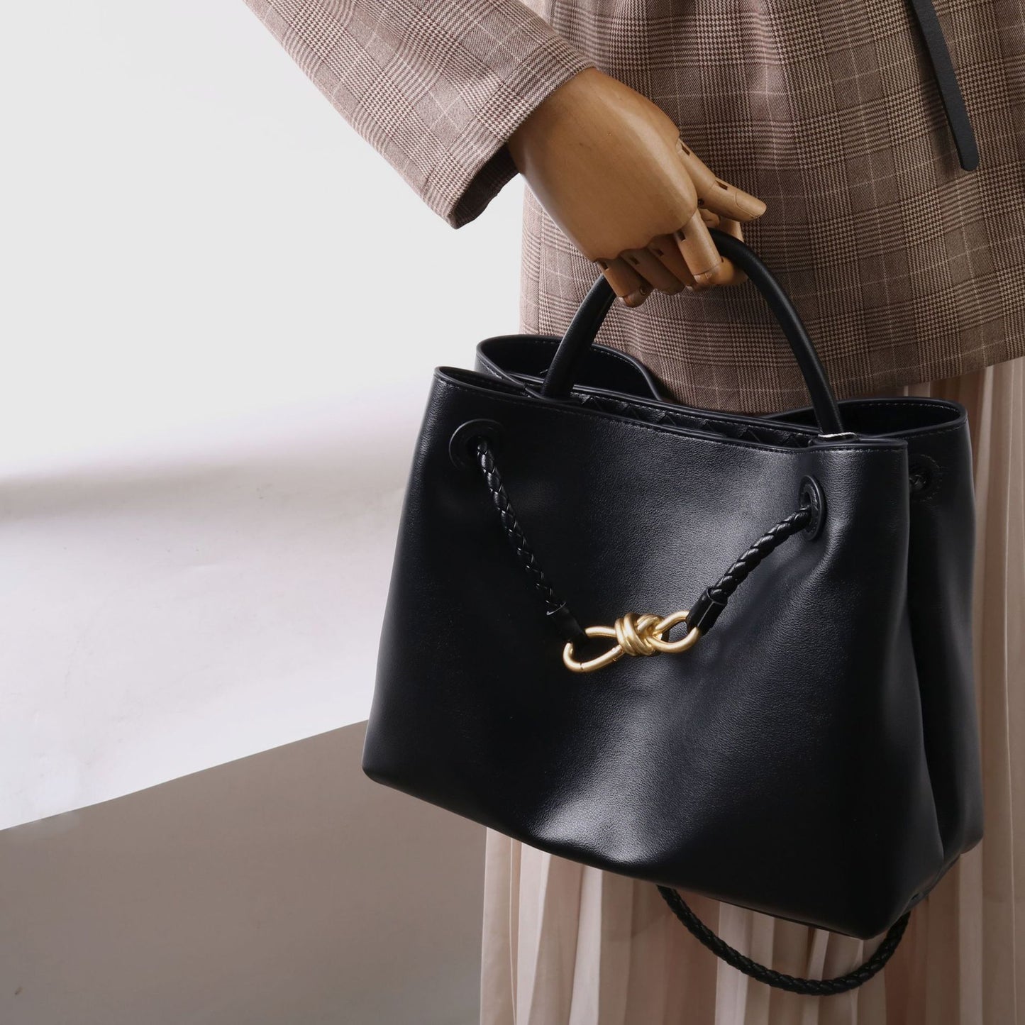 Metal Cord Fastener High Quality Genuine Shoulder Bags