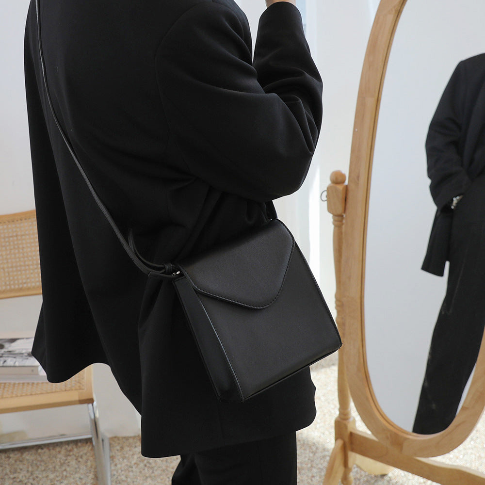 Men's Korean Style Simple Vertical Mobile Leather Men's Shoulder Bags