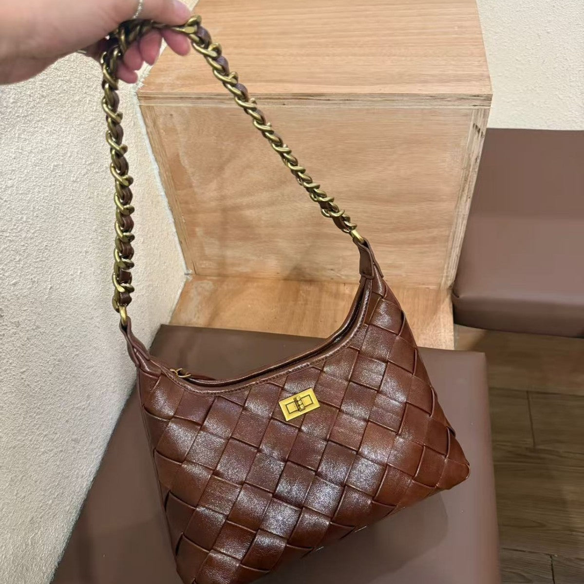 Attractive Classy Hand-woven Chain Underarm Retro Handbags