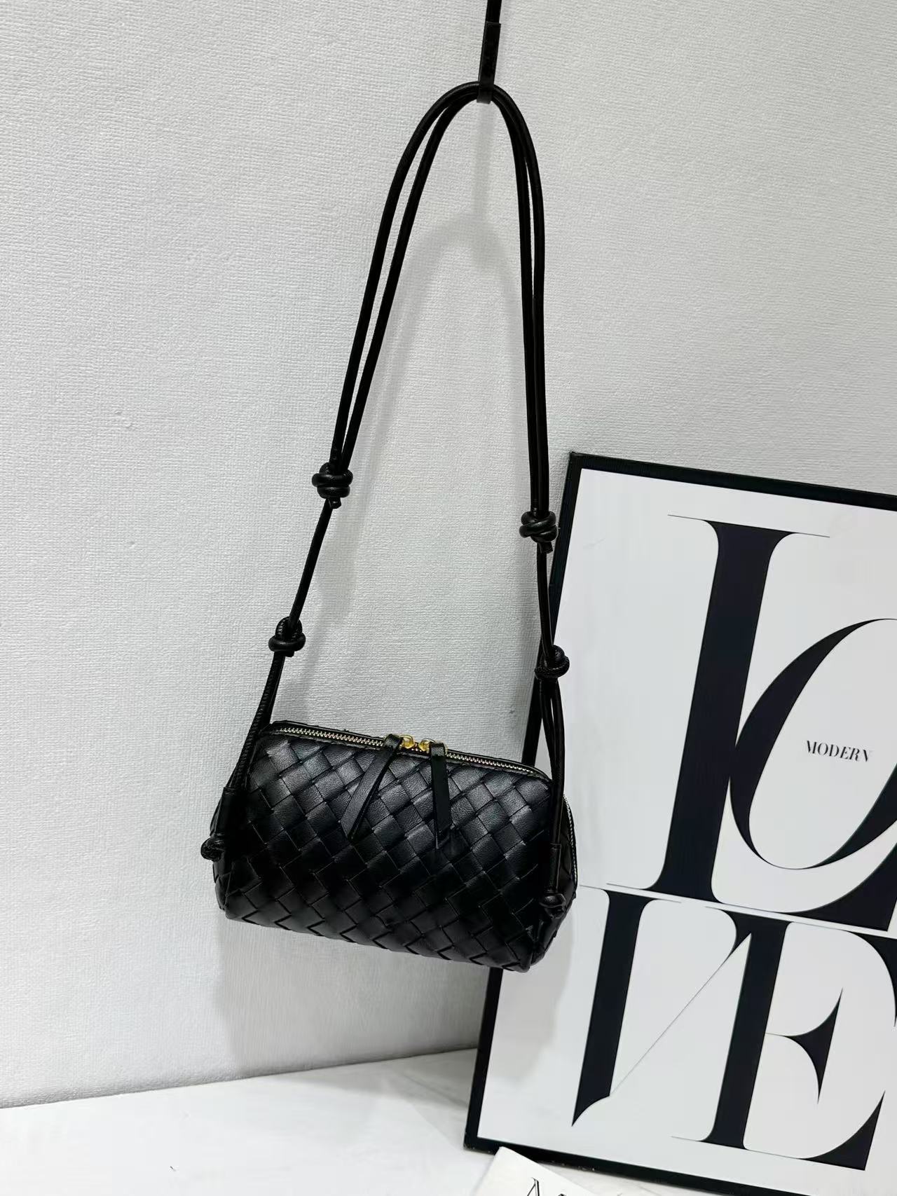 Commute Handmade Style Woven Minority Fashion Handbags