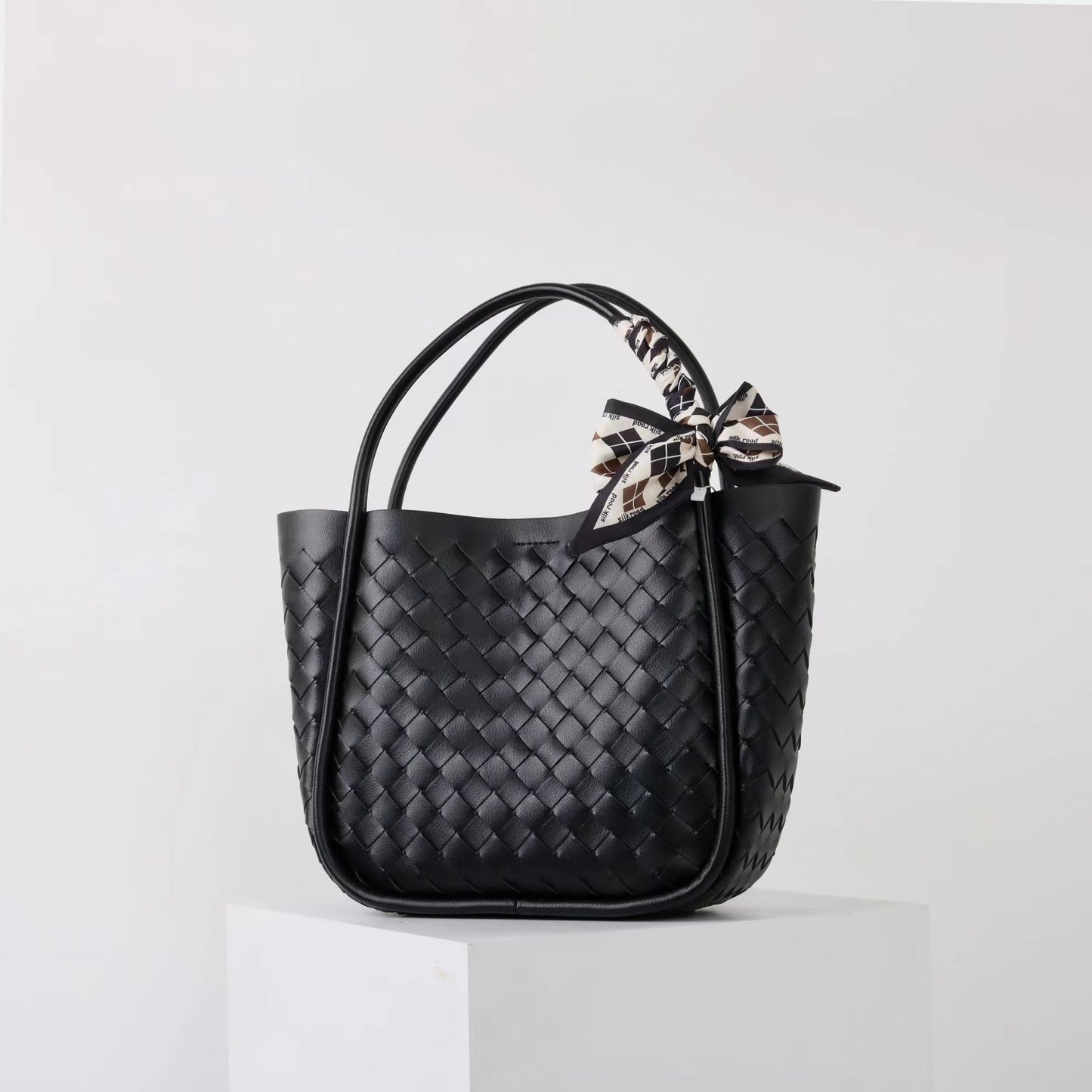 Women's Interest Light Luxury Hand-woven Portable Fashion Bags