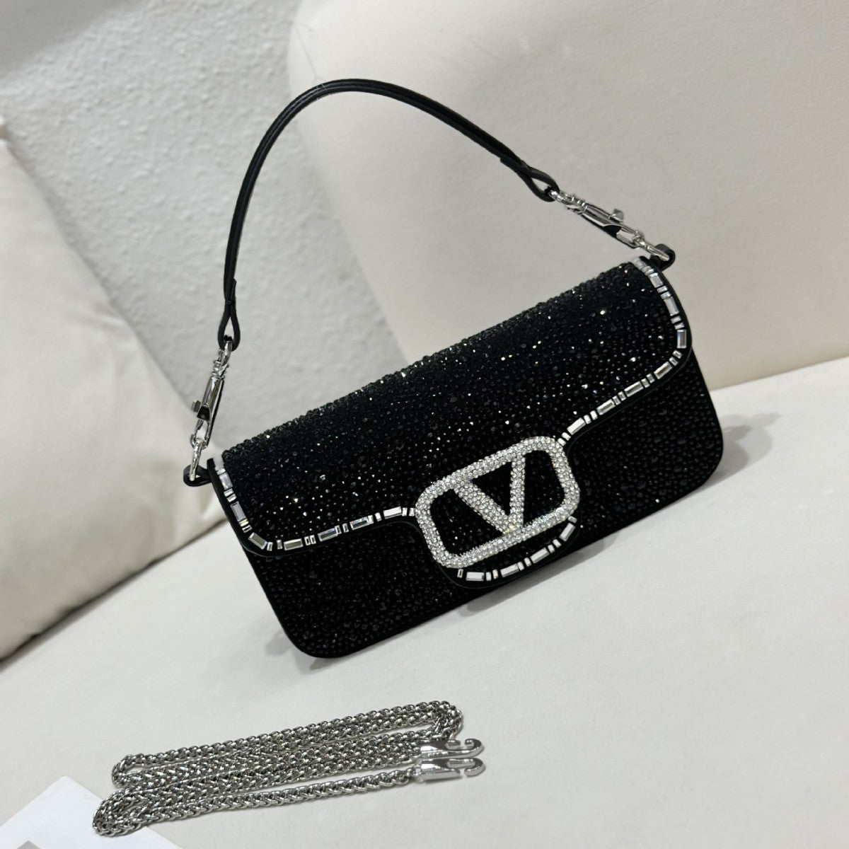 Comfortable Full Diamond Female Hand Holding Evening Bags