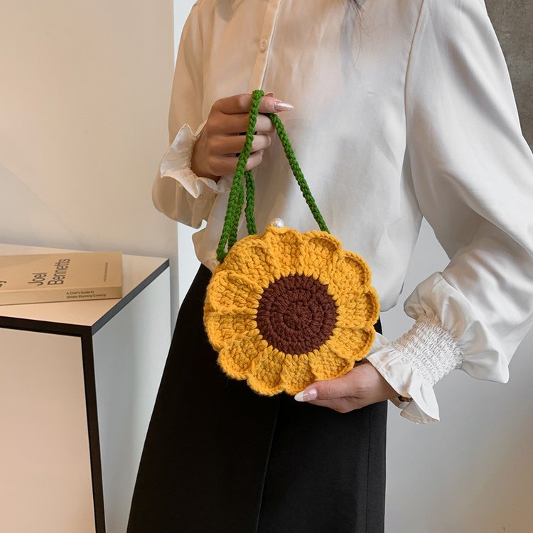 Women's Wool Crocheted Fresh Sweet Contrast Color Mobile Bags