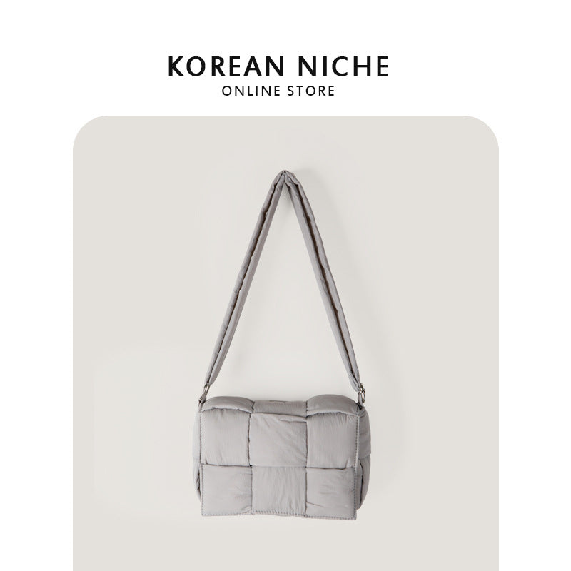 Fresh Literary Female Niche High-grade Woven Crossbody Bags