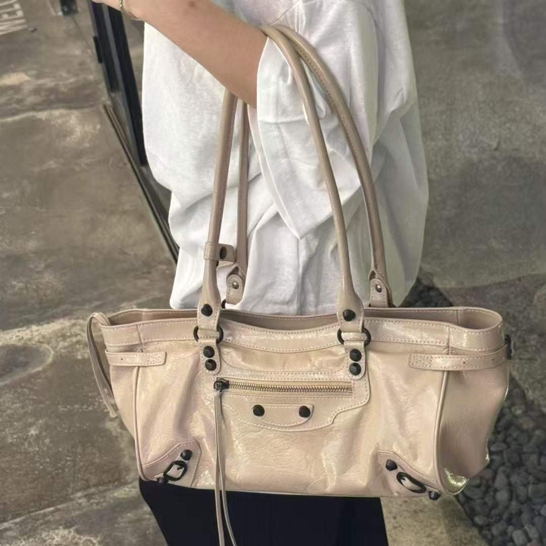 Punk Hot Rivet First Layer Cowhide Armpit Bags