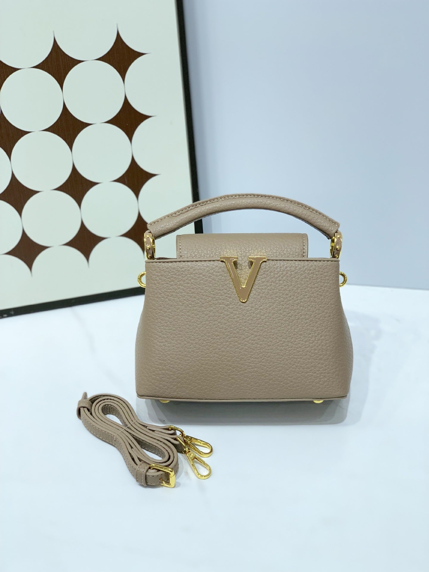 Women's Trendy Simplicity V-shaped Portable Fashionable Lychee Crossbody Bags