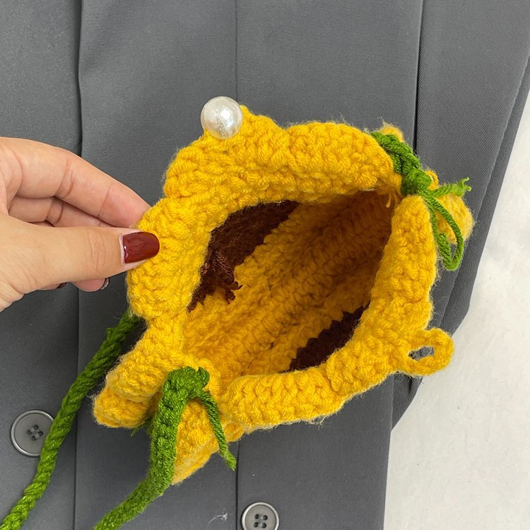 Women's Wool Crocheted Fresh Sweet Contrast Color Mobile Bags