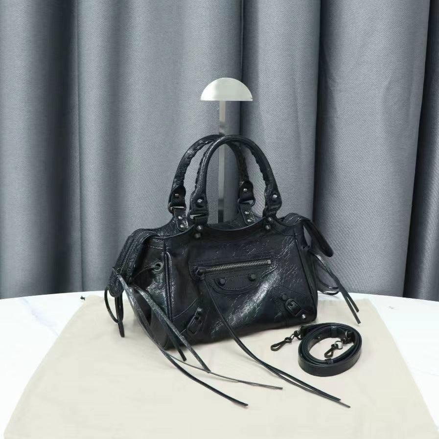 Punk Hot Rivet First Layer Cowhide Armpit Bags