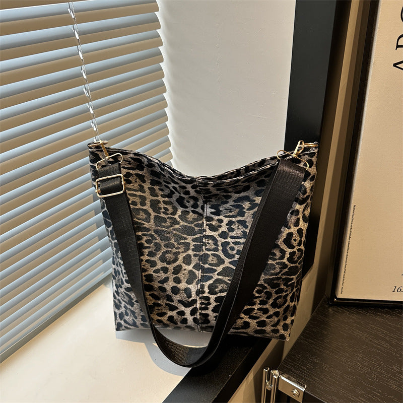 Leopard Print Female Fashion College Class Tote Bags