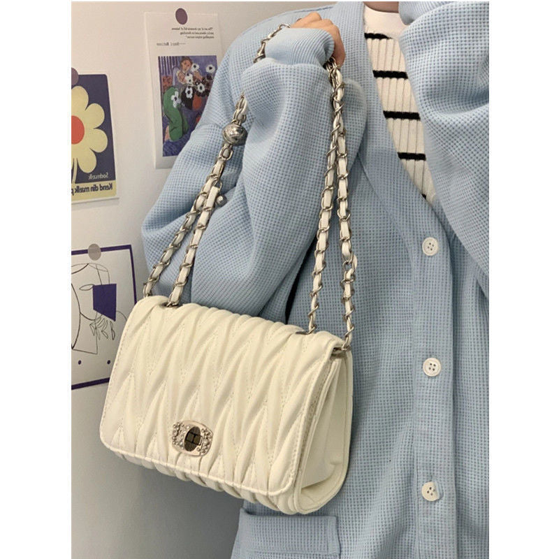 Women's Creative Pleated Fashion Design Chain Handbags