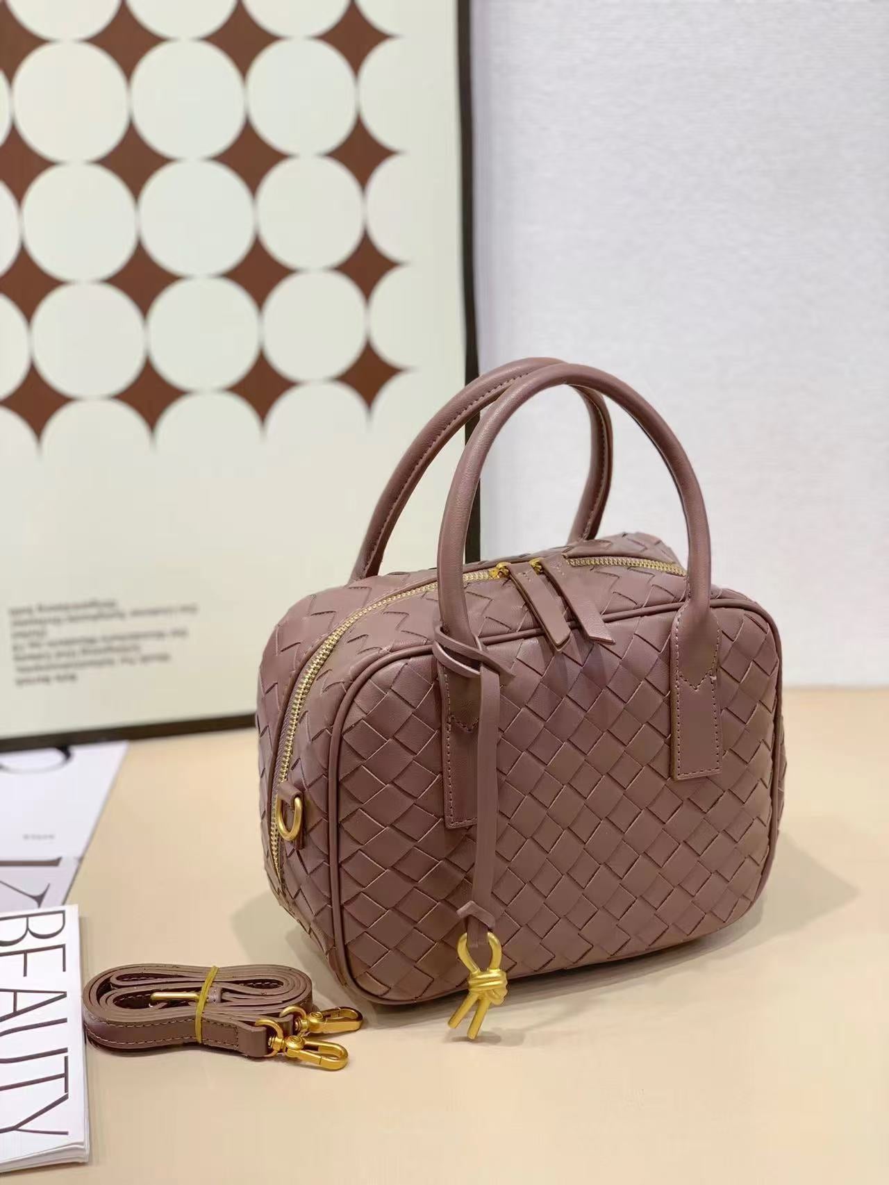 Versatile Hand-woven Pillow Large Capacity Bowling Handbags