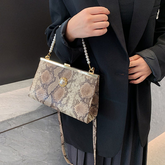 Women's Retro Fashion Snakeskin Pattern Pearl Commute Bags