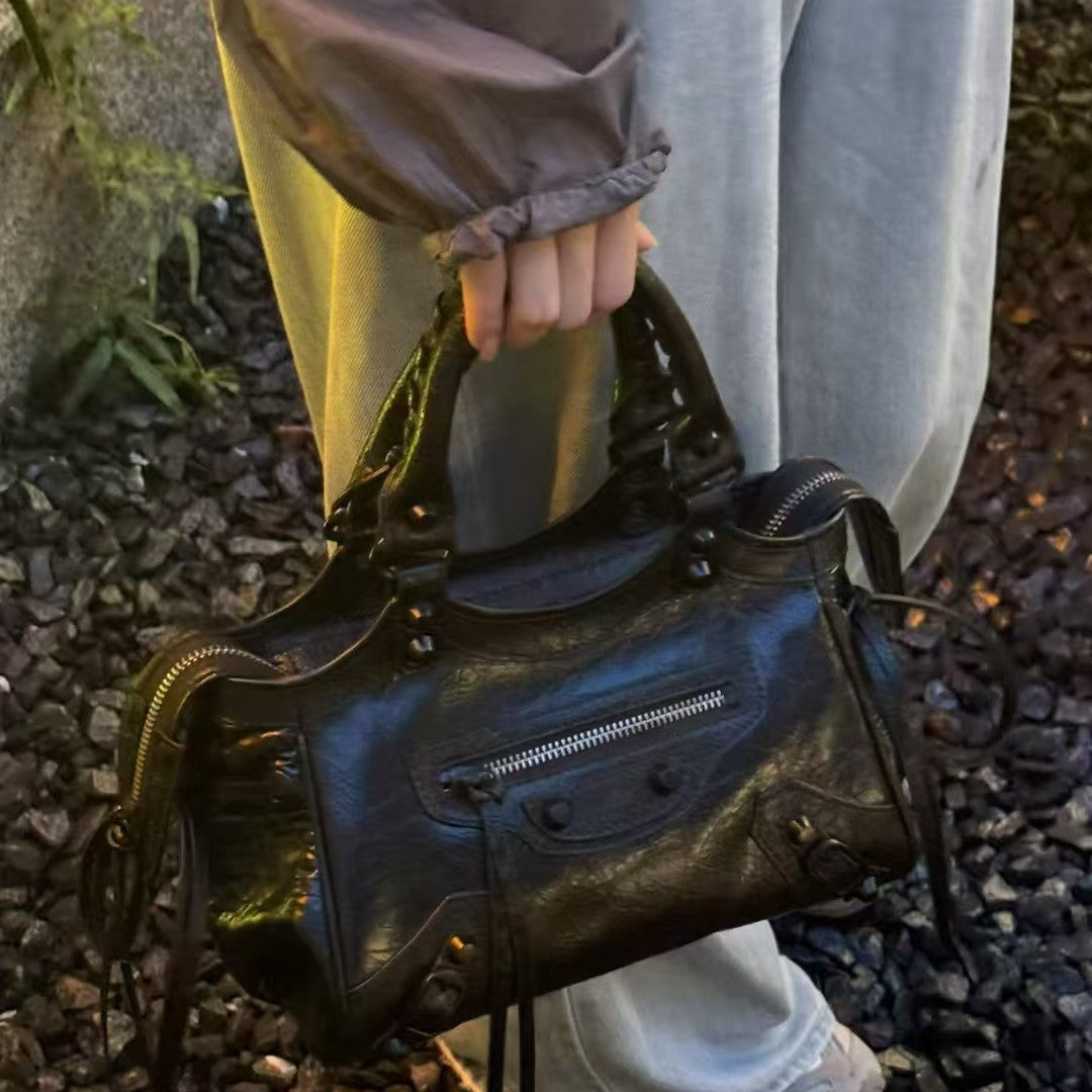 Punk Hot Rivet First Layer Cowhide Armpit Bags