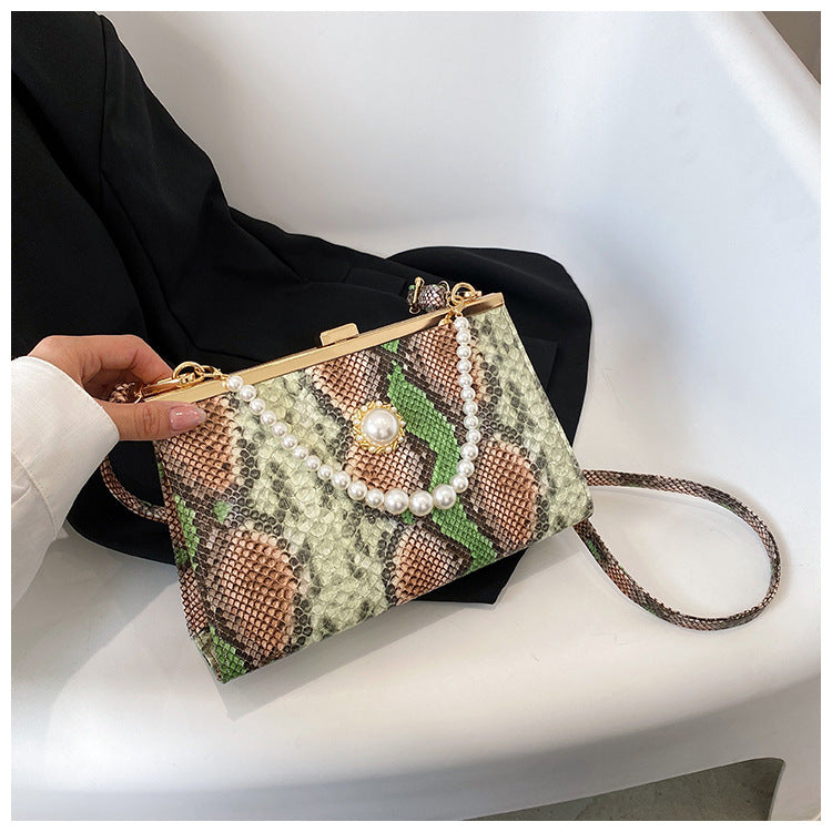 Women's Retro Fashion Snakeskin Pattern Pearl Commute Bags