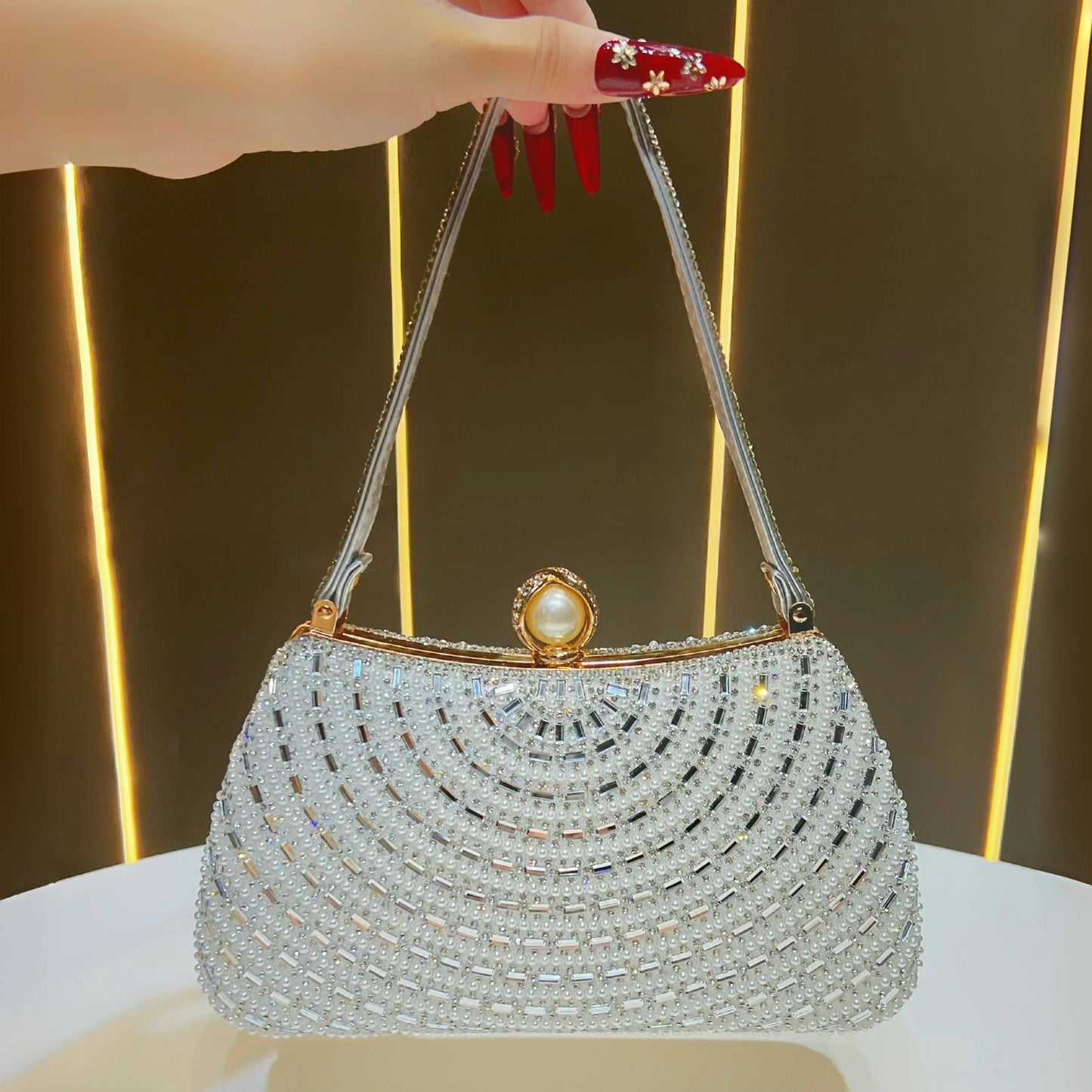 Women's Retro Beautiful Pearl Full Diamond Fashion Evening Bags