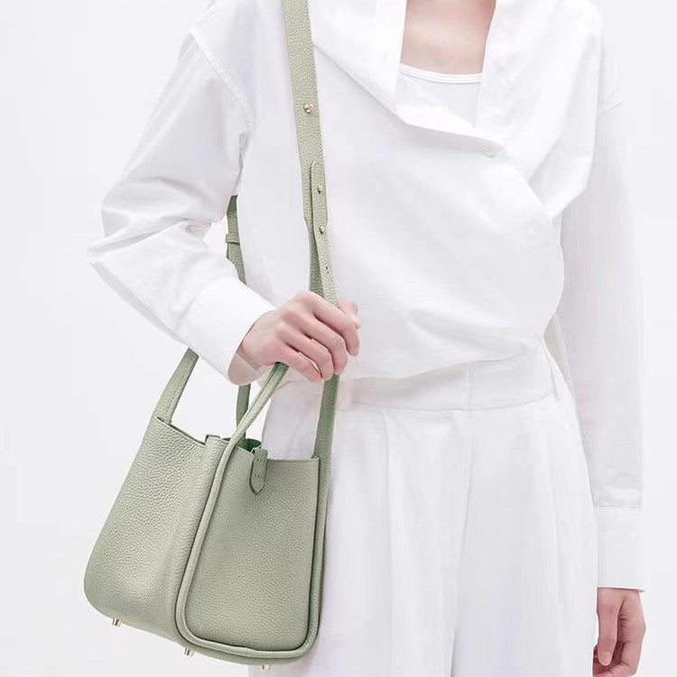 Women's Model First Layer Cowhide Large Capacity Commuter Handbags