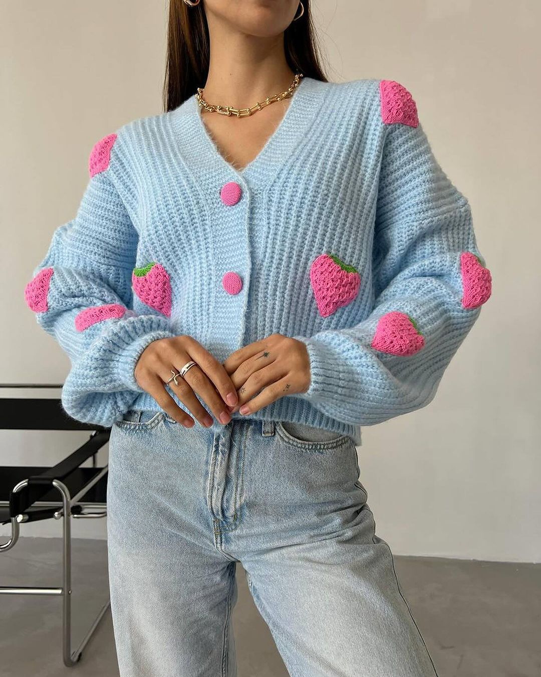 Sweet Tridimensional Strawberry Applique Thick Needle Sweaters