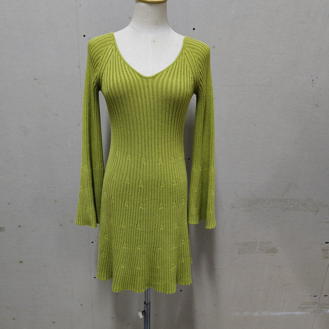 Women's Color Simple Style Low Collar Long Sleeves Words Knitted Dresses