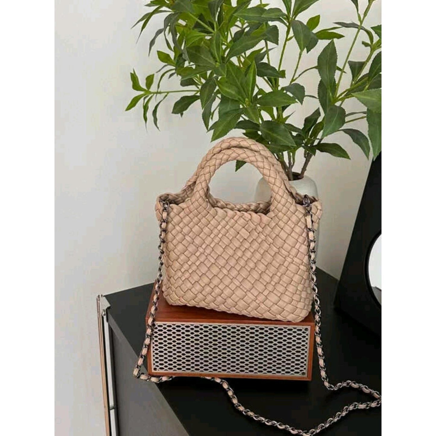 Innovative Classic Women's Vegetable Basket Fashion Handbags